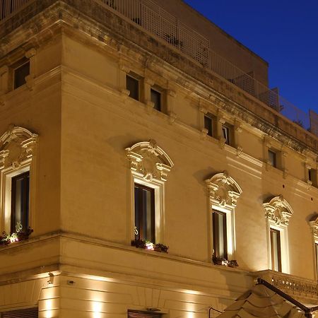 Apollo Suites Лече Екстериор снимка