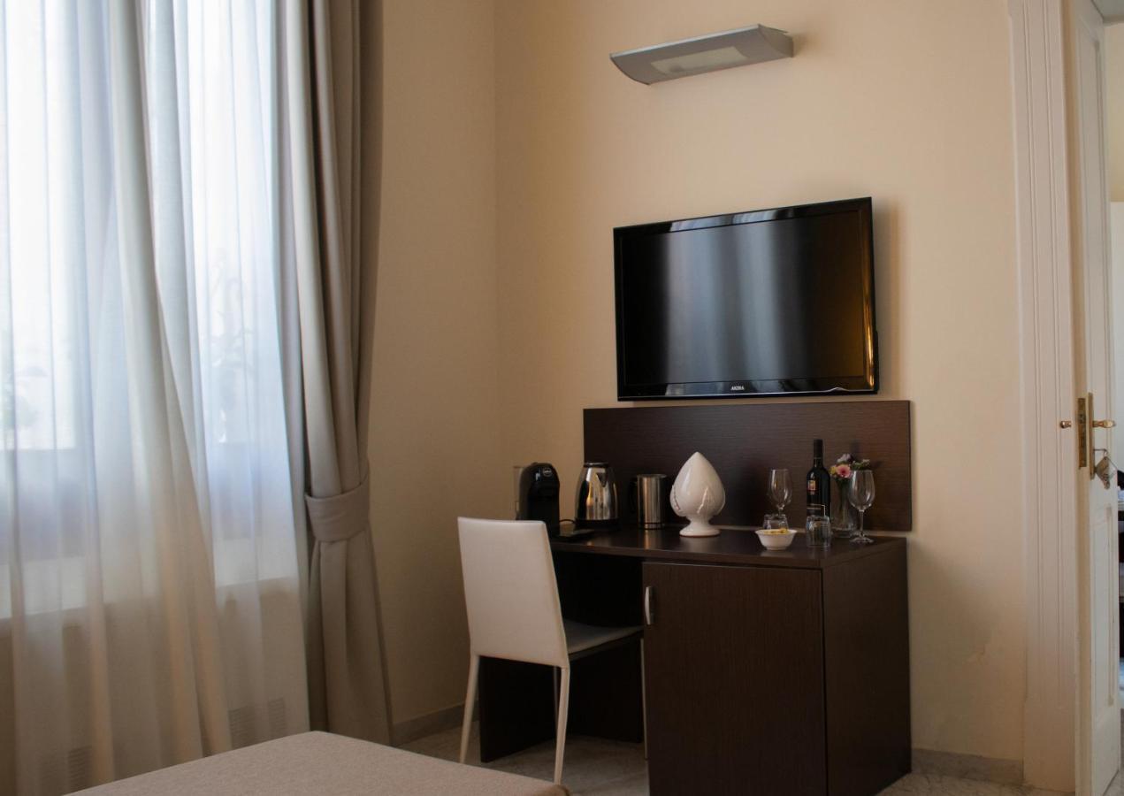 Apollo Suites Лече Екстериор снимка