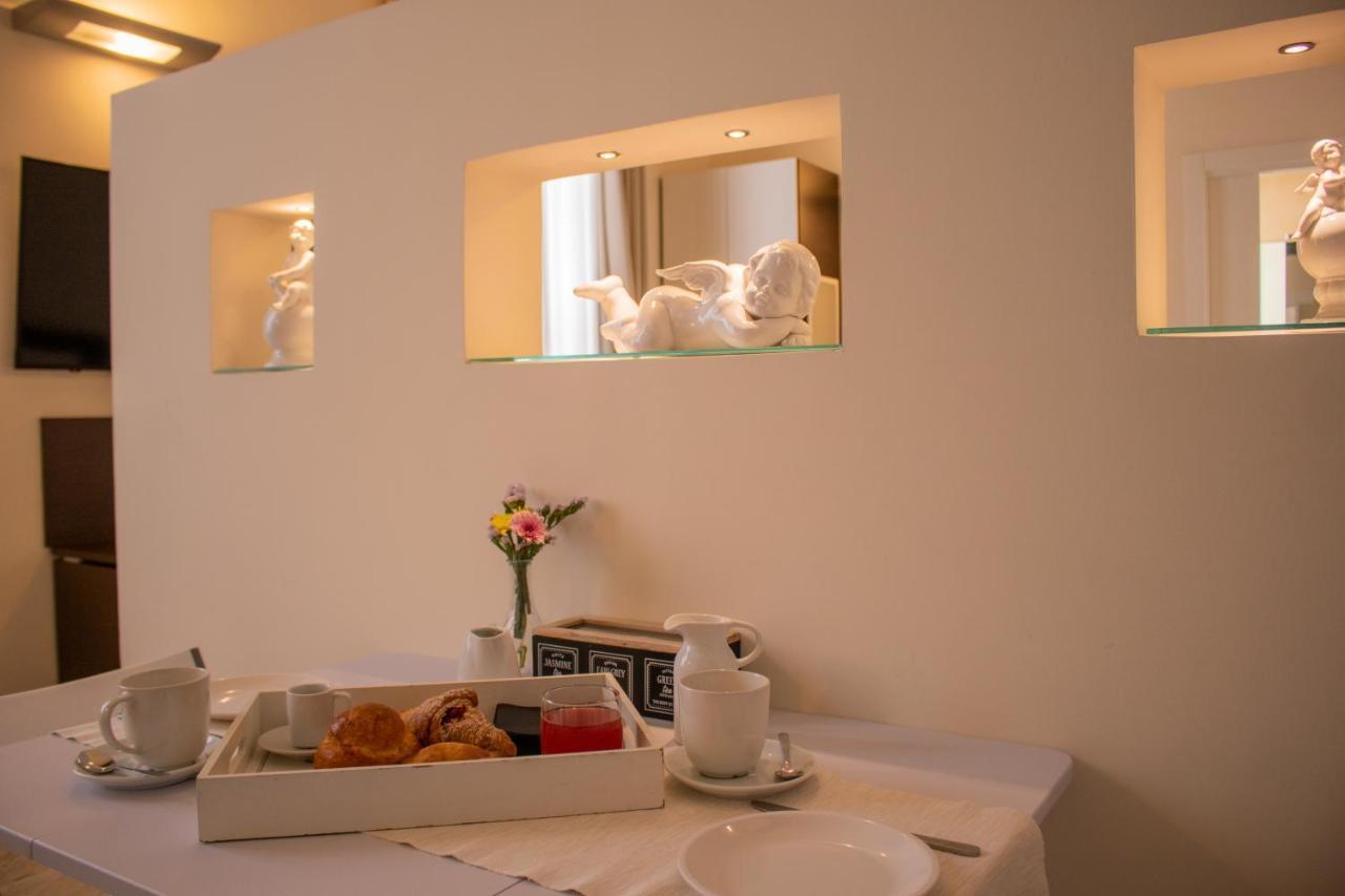 Apollo Suites Лече Екстериор снимка