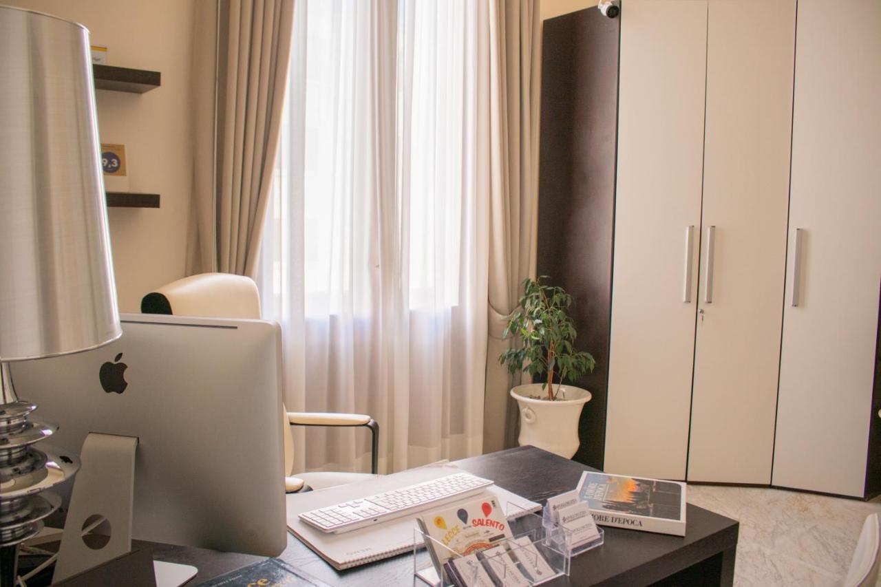 Apollo Suites Лече Екстериор снимка