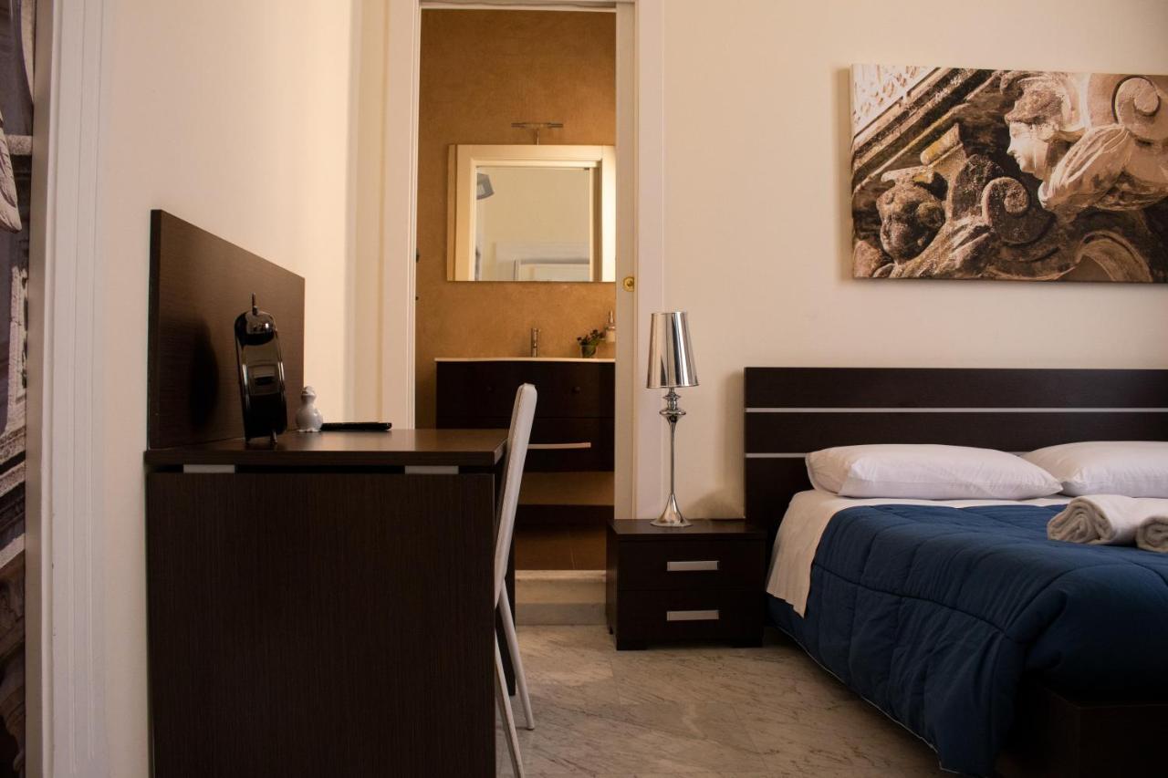 Apollo Suites Лече Екстериор снимка