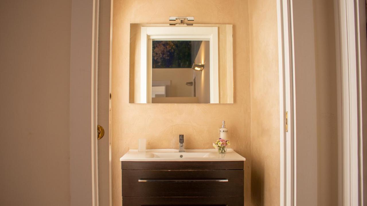 Apollo Suites Лече Екстериор снимка