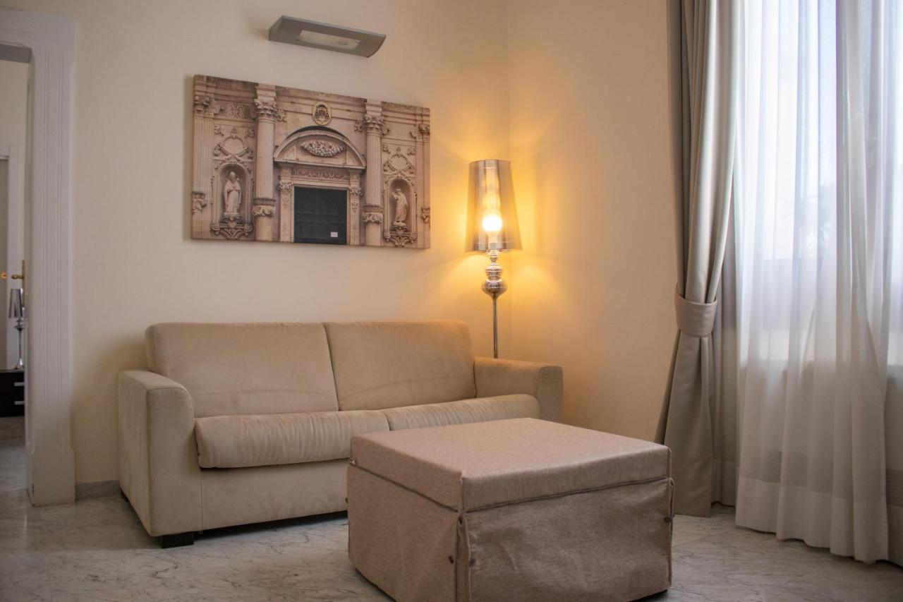 Apollo Suites Лече Екстериор снимка