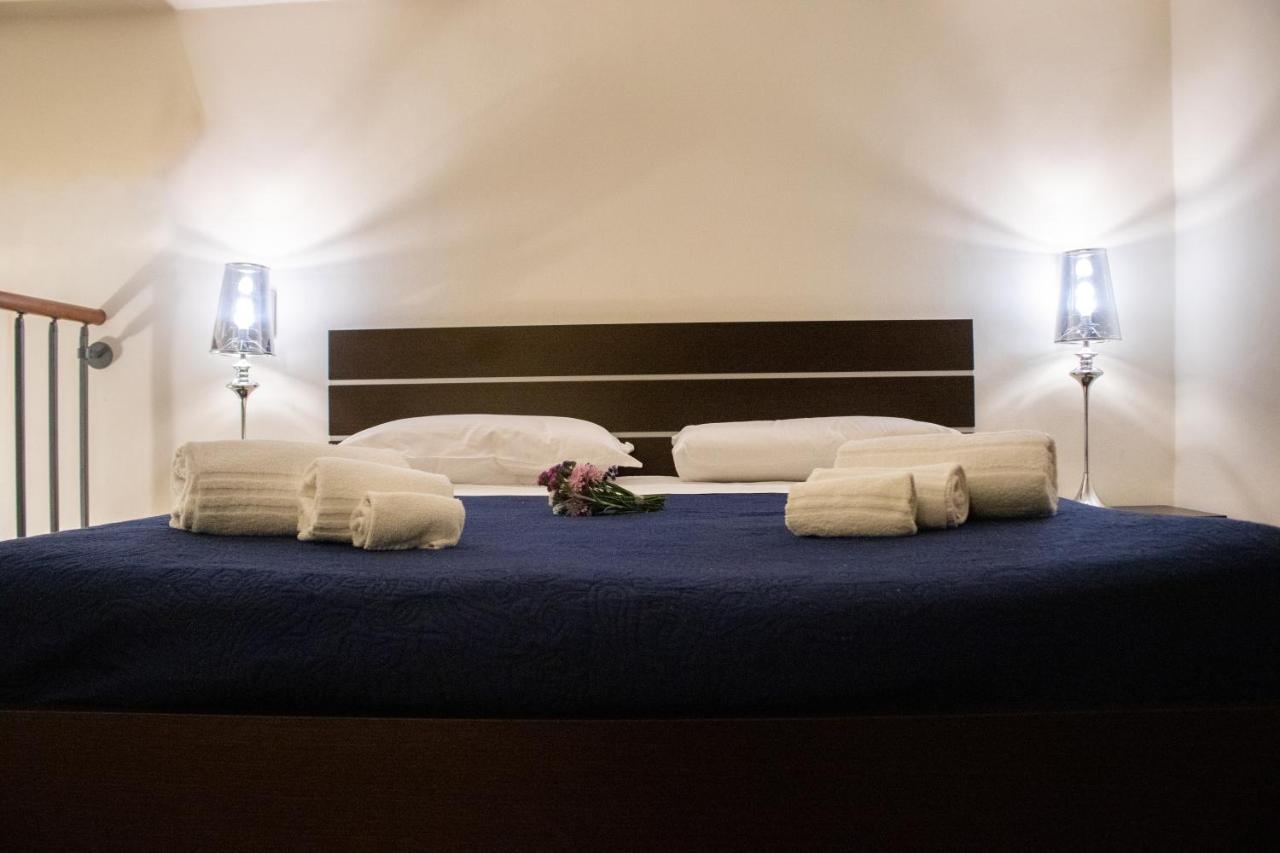 Apollo Suites Лече Екстериор снимка
