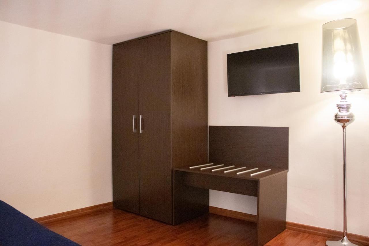 Apollo Suites Лече Екстериор снимка