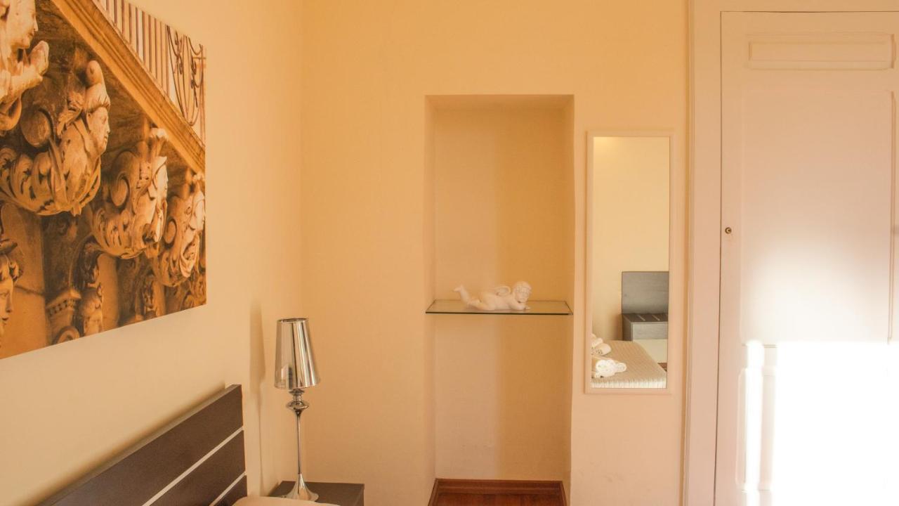 Apollo Suites Лече Екстериор снимка