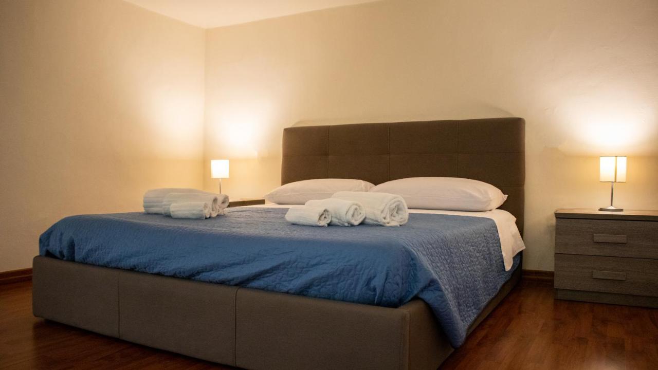Apollo Suites Лече Екстериор снимка