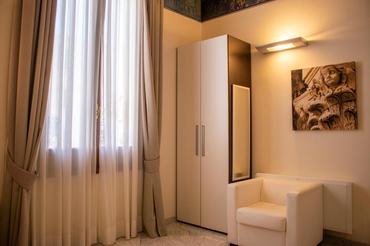 Apollo Suites Лече Екстериор снимка