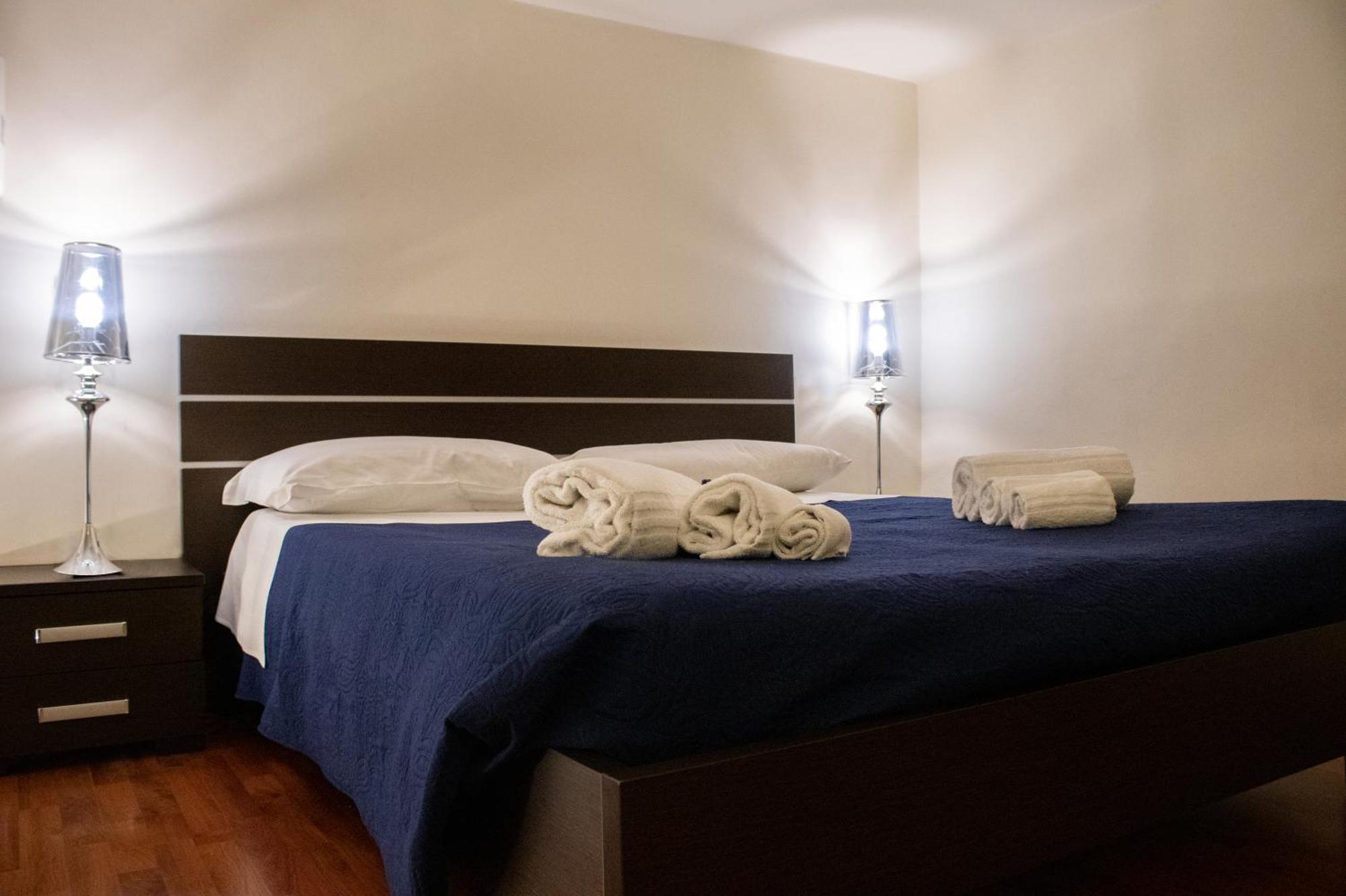 Apollo Suites Лече Екстериор снимка