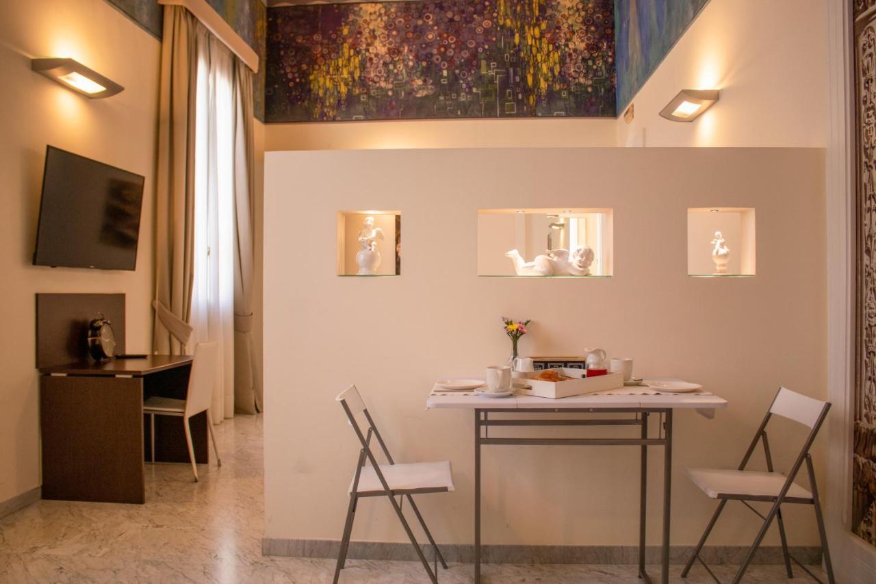Apollo Suites Лече Екстериор снимка