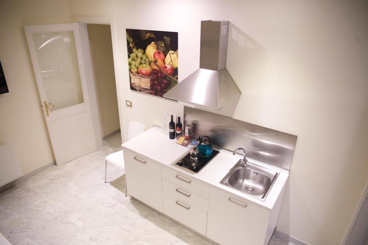 Apollo Suites Лече Екстериор снимка