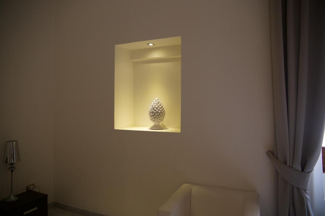 Apollo Suites Лече Екстериор снимка