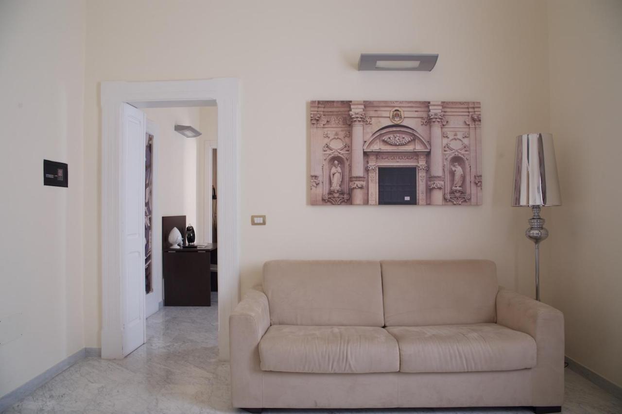 Apollo Suites Лече Екстериор снимка